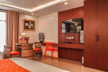 Aya Hotel & Residences