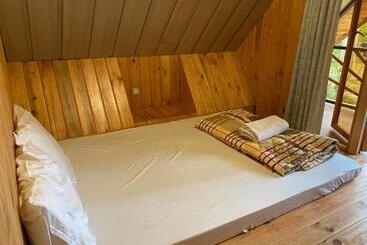 تختخواب و صبحانه Bungalow Homestay Làng Bè