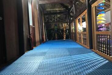 هتل Bee Lucky Homestay Cat Ba Island