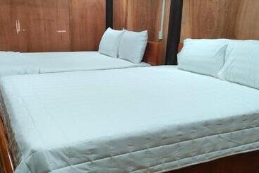 هتل Bee Lucky Homestay Cat Ba Island