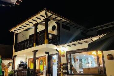 هتل La Casa De Las Flores Spa