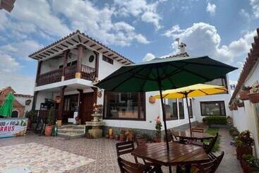 هتل La Casa De Las Flores Spa