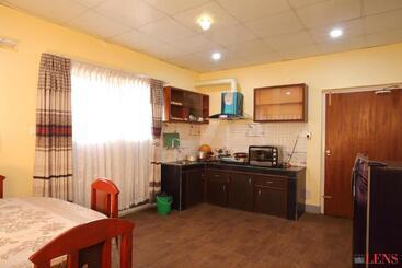 هتل Melungtse & Apartment