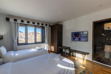 Lo Mustang Himalayan Resort