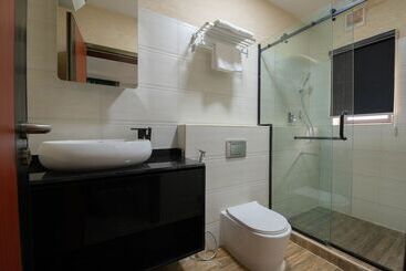 Yanna Apartment By Khaliques