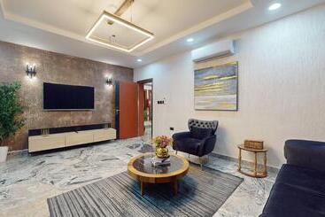 Yanna Apartment By Khaliques