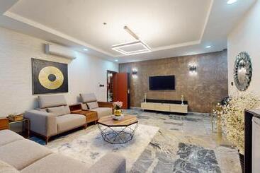 Yanna Apartment By Khaliques