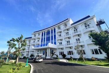 Hodota Cam Binh Resort & Spa Lagi Beach