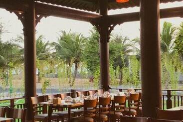 Hodota Cam Binh Resort & Spa Lagi Beach