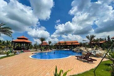 Hodota Cam Binh Resort & Spa Lagi Beach