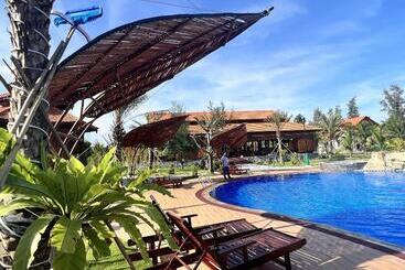 Hodota Cam Binh Resort & Spa Lagi Beach