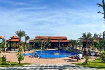 Hodota Cam Binh Resort & Spa Lagi Beach