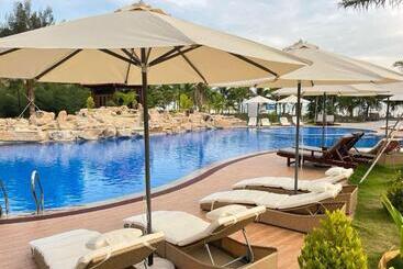 Hodota Cam Binh Resort & Spa Lagi Beach