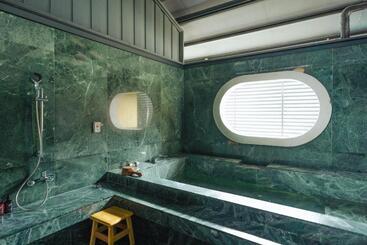 هتل Chu Resort Hualien
