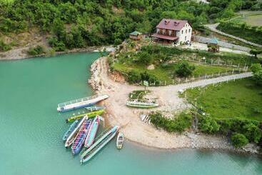 هتل Guest House Aprripe Guri