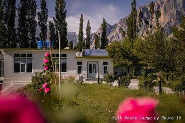 هتل Silk Route Lodge