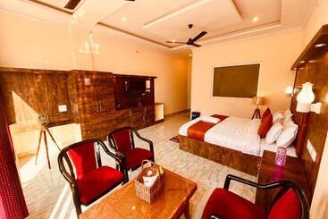 酒店 Sitara Resort, Scenic Mountain View Rooms With Balcony & Terrace