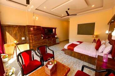 酒店 Sitara Resort, Scenic Mountain View Rooms With Balcony & Terrace