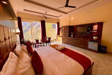 酒店 Sitara Resort, Scenic Mountain View Rooms With Balcony & Terrace