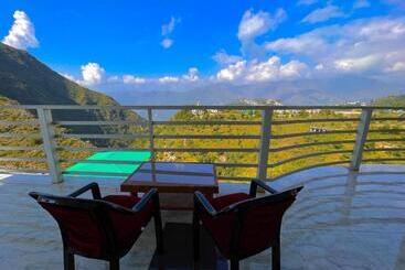 酒店 Sitara Resort, Scenic Mountain View Rooms With Balcony & Terrace