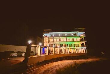 酒店 Sitara Resort, Scenic Mountain View Rooms With Balcony & Terrace