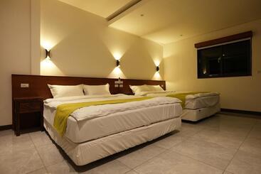 Lemuju B&b