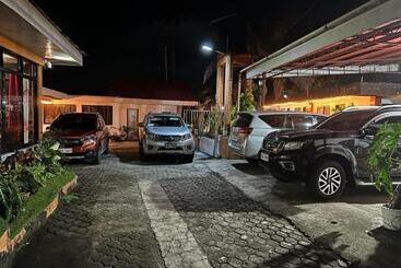 پانسیون Jancas Vacation Home Camiguin Couple Room 1