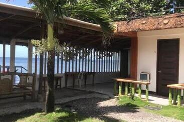 پانسیون Jancas Vacation Home Camiguin Couple Room 1