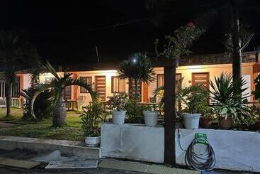 پانسیون Jancas Vacation Home Camiguin Couple Room 1