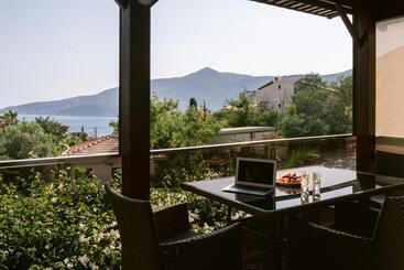 پانسیون Villa Lalaland