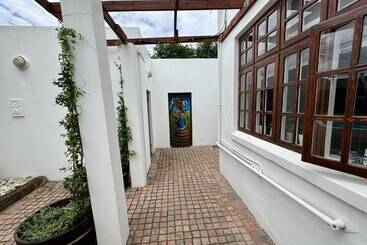 پانسیون Whistlewood Guesthouse Walmer, Port Eizabeth