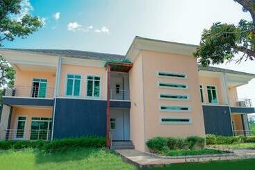 استراحتگاه Nelson Mandela Gardens