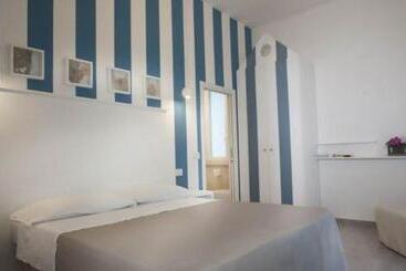 هتل Daniel Apartments