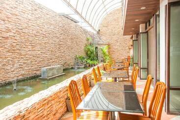 هتل Crystal Inn Phuket