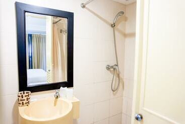 هتل Crystal Inn Phuket