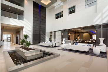هتل Embassy Suites By Hilton Kansas City Olathe