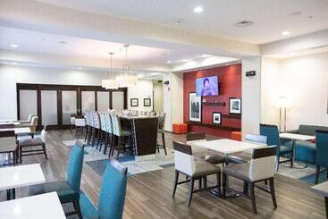 هتل Hampton Inn Toledo/oregon
