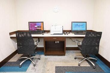 هتل Hampton Inn Toledo/oregon