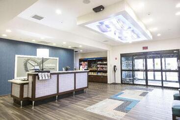 هتل Hampton Inn Toledo/oregon