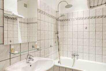 هتل Hôtel Le Mondon Metz