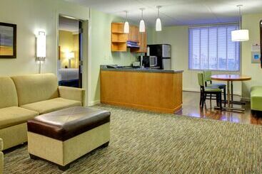 هتل Hyatt House Fort Lauderdale Airport/cruise Port