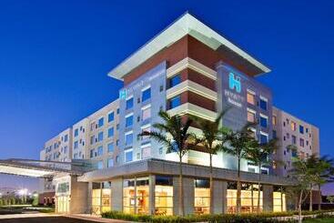 هتل Hyatt House Fort Lauderdale Airport/cruise Port
