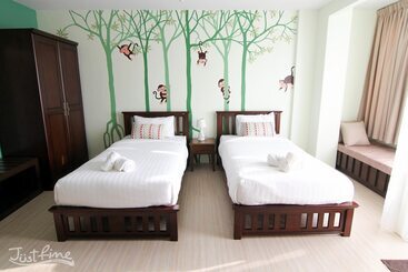 هتل Just Fine Krabi