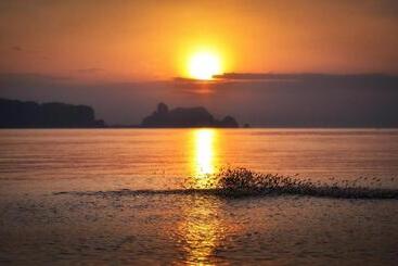 هتل Just Fine Krabi