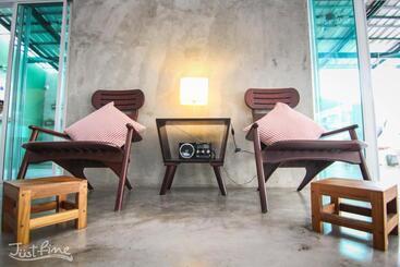 هتل Just Fine Krabi