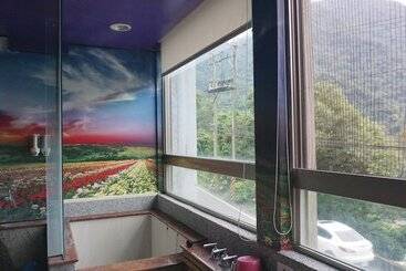 هتل Lovespring House