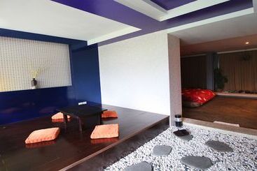 هتل Lovespring House