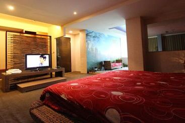 هتل Lovespring House