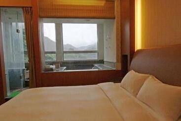 هتل Lovespring House