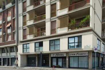 هتل Luxor Florence